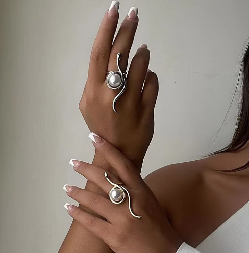 Anillo Perla Envuelto en Serpiente Fashion Minority